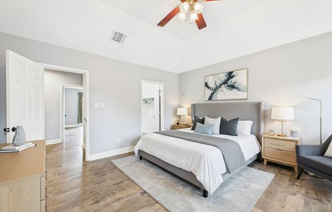 3 bed 2 bath home Available now!