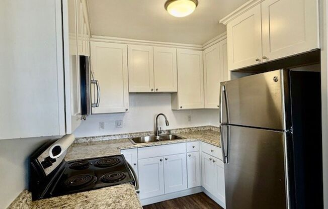 Altadena  (Altadena Manor Apartments)