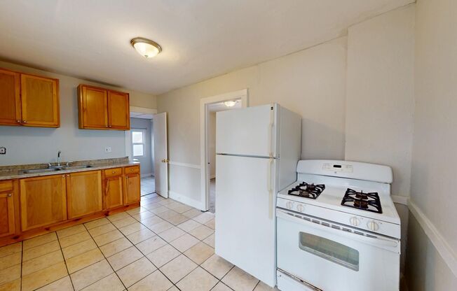 2 beds, 1 bath, 735 sqft, $900, Unit Unit 4