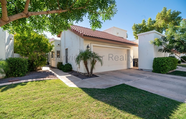 8910 S HEATHER DR