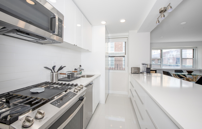 2 beds, 2 baths, 1,285 sqft, $10,000, Unit 8L