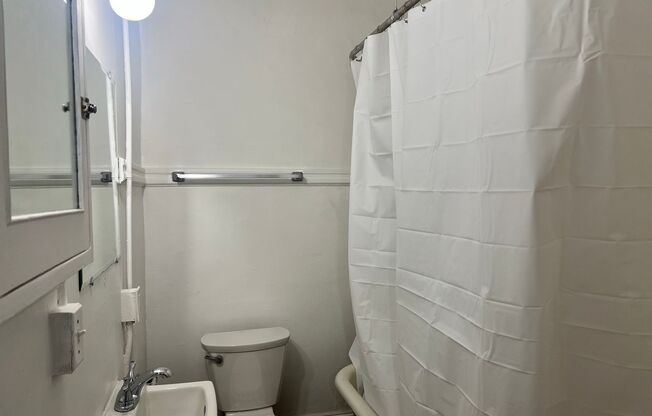1 bed, 1 bath, 535 sqft, $1,100, Unit 22