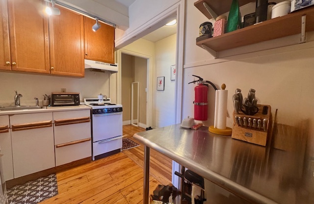 14 PHILLIPS ST