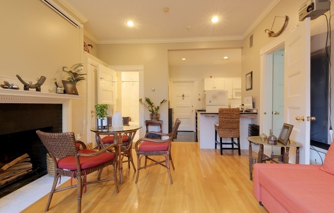 398 Marlborough St