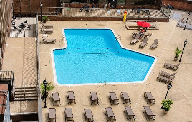 Studio, 1 bath, 470 sqft, $2,100