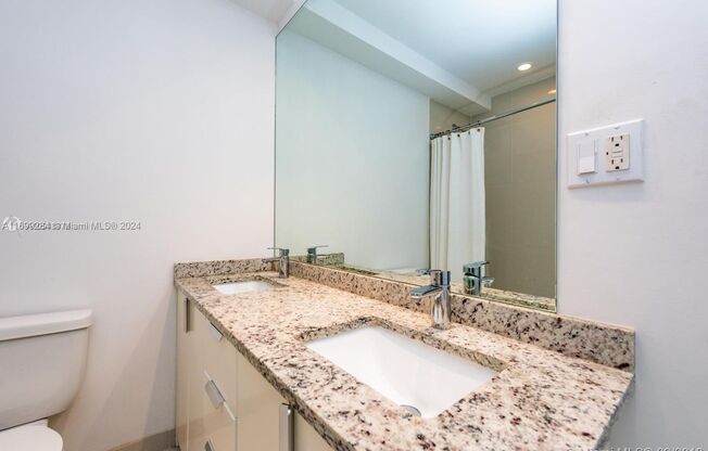 1 bed, 1 bath, 852 sqft, $3,400, Unit 1000 West Ave unit PH-07 (A11699284)