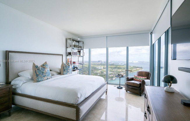 2 beds, 2.5 baths, $4,400, Unit Unit 2910