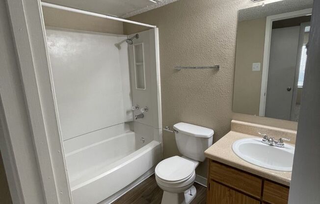 2 beds, 2 baths, 900 sqft, $1,200, Unit 308
