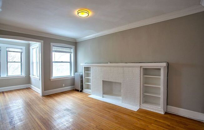 3 beds, 1 bath, 1,100 sqft, $2,395, Unit 1832 - 1A