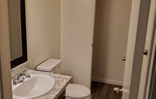 2 beds, 1.5 baths, 900 sqft, $1,620, Unit B 152