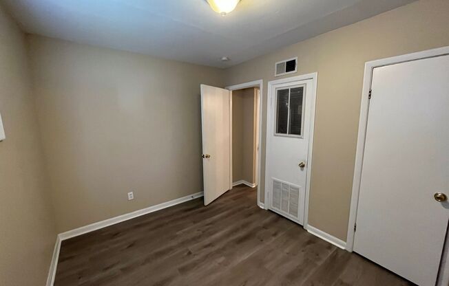 3 beds, 1 bath, $1,200