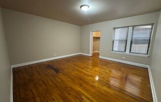 3 beds, 1 bath, $1,300, Unit 4834 #103