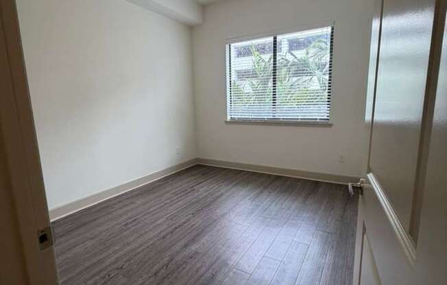 8902 DORAL