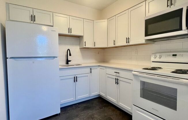 2 beds, 1 bath, $1,675, Unit H-4