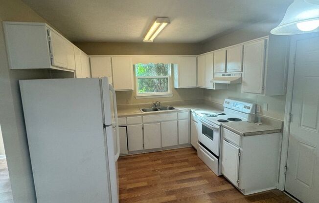 Three Bedroom-Now Available! $250.00 off first months rent with approved application!