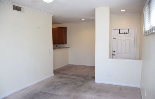 1 bed, 1 bath, 717 sqft, $1,150, Unit 4400 S. JONES BLVD.