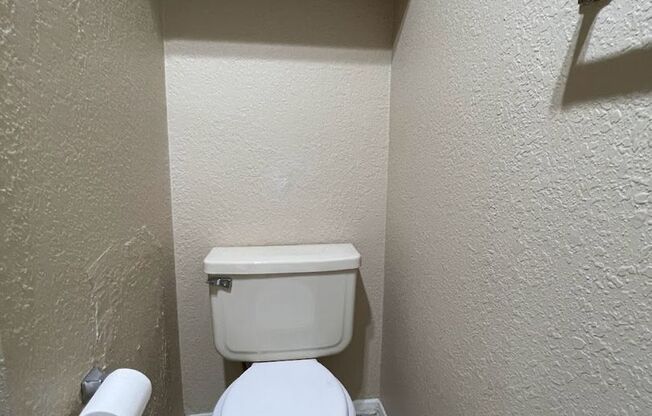 2 beds, 1 bath, $1,450, Unit Unit 325