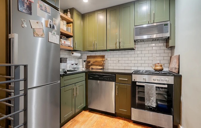 806 PRESIDENT ST
