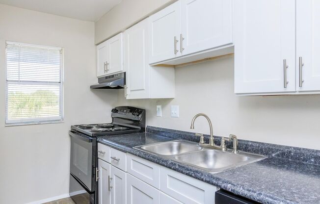 2 beds, 1 bath, 970 sqft, $1,575