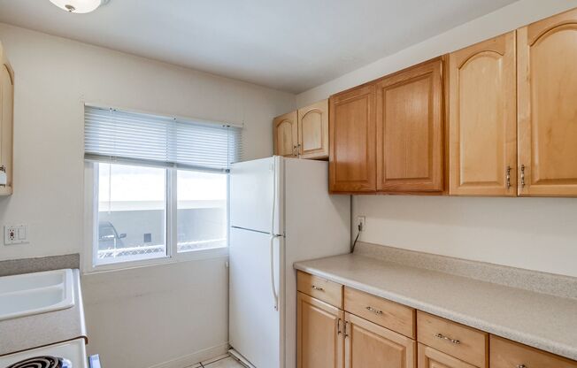 Studio, 1 bath, 420 sqft, $1,825, Unit 4
