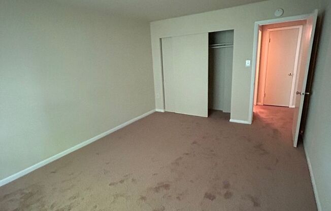 1 bed, 1 bath, $1,325, Unit B15