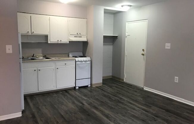 Apartment off 28th and Clyde Park Available