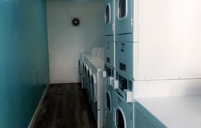 Studio, 1 bath, 325 sqft, $1,600, Unit 2233-01