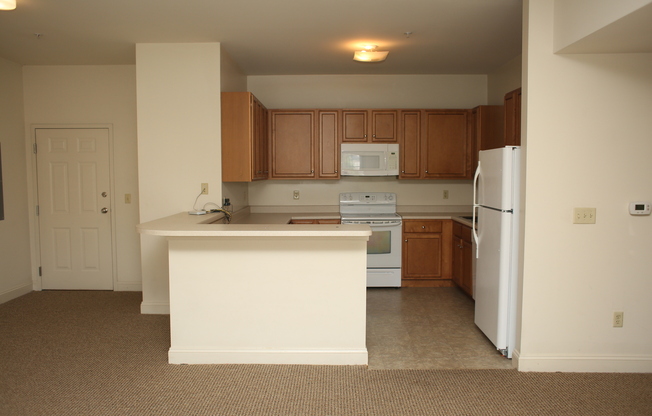 2 beds, 2 baths, 1,052 sqft, $1,750, Unit Ste #212