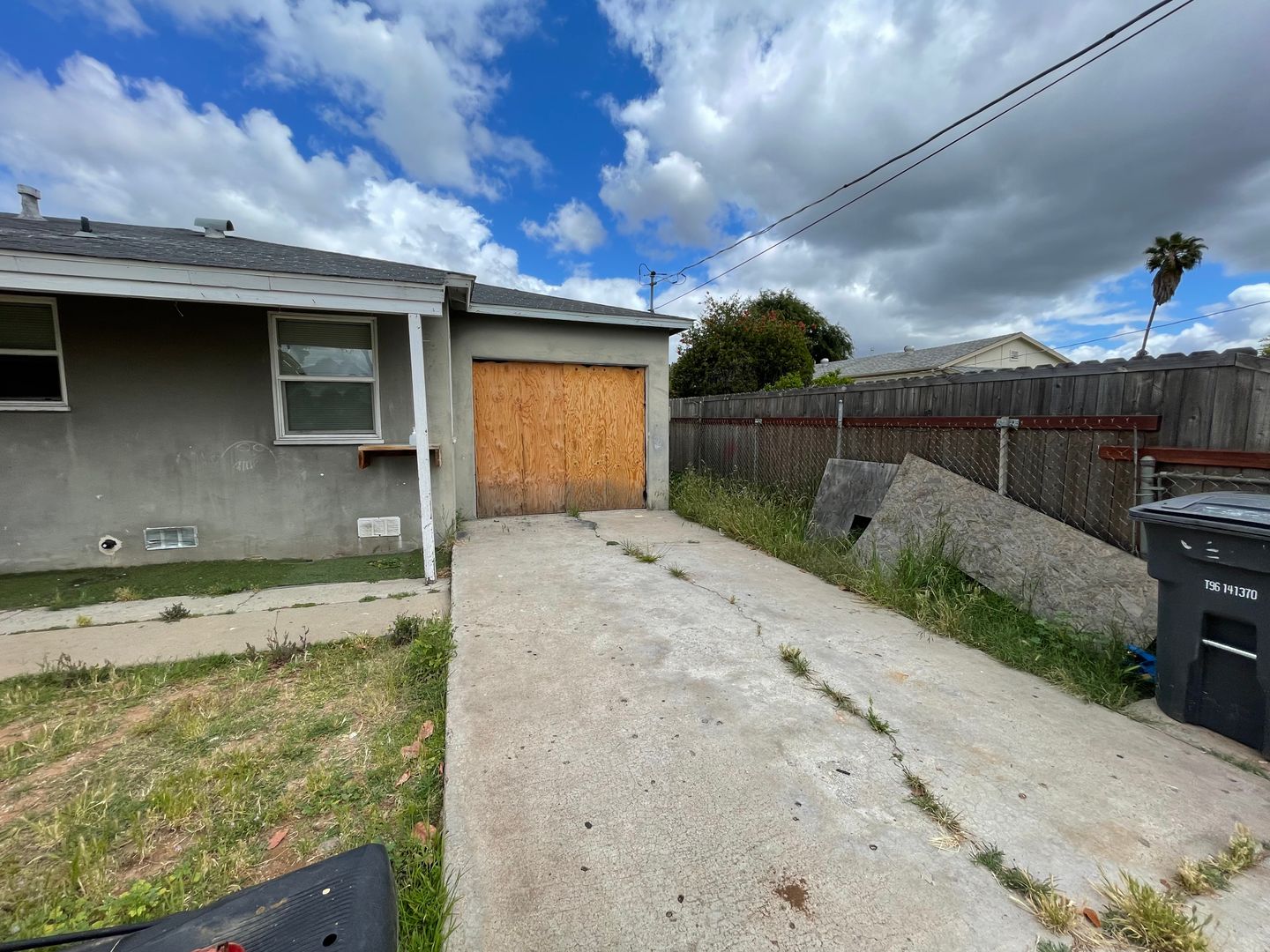 Freshly Painted Exterior and Interior! Single Family Home with Parking
