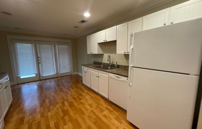 AUGUST PRE-LEASE Spacious 3 Bedroom 3 Bathroom Woodlands Condo on Bus Route