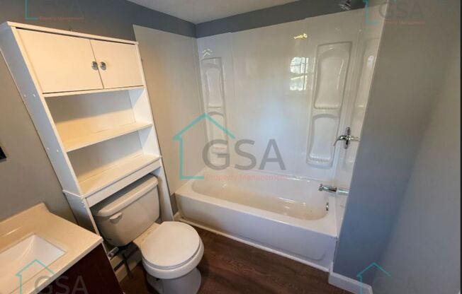 3 beds, 2 baths, $1,400, Unit 116 Delano Avenue-1