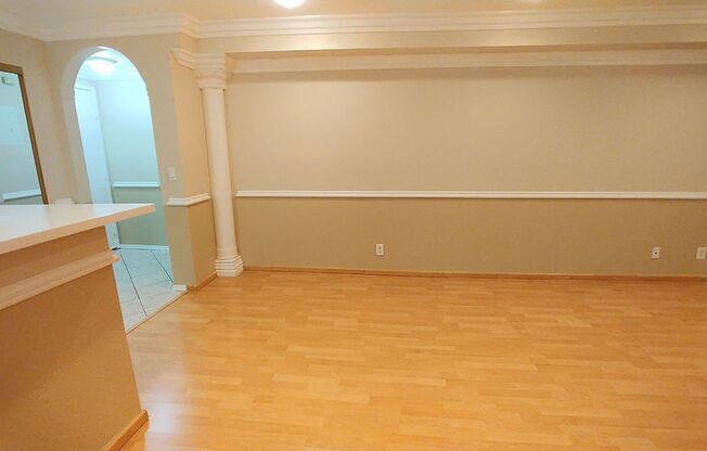 2 beds, 2 baths, 910 sqft, $2,595, Unit 412