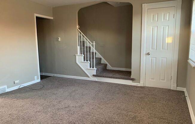 3 beds, 1 bath, 1,500 sqft, $1,305, Unit 1601-00