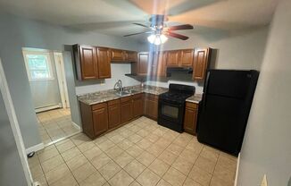 1 bed, 1 bath, $1,050, Unit Unit 2