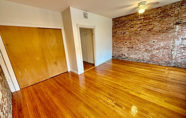 13 Charter St.