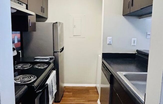 Studio, 1 bath, 480 sqft, $949, Unit 127428