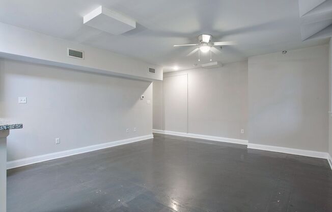 1 bed, 1 bath, 1,000 sqft, $1,375, Unit APT B