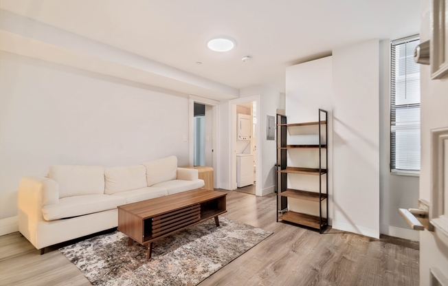 2 beds, 1 bath, 537 sqft, $3,925, Unit B