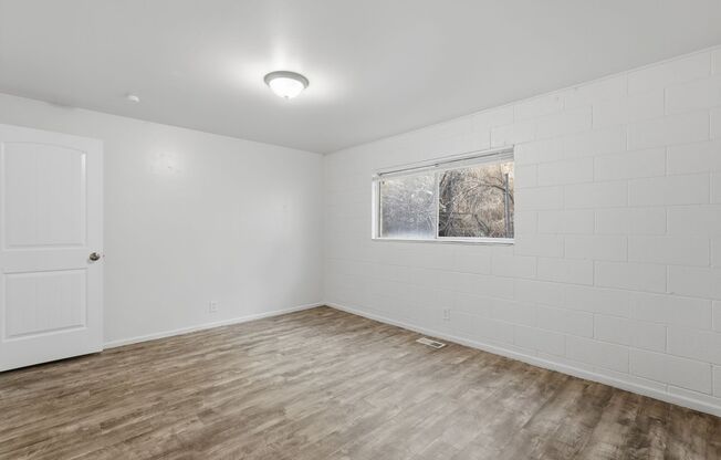 1 bed, 1 bath, 744 sqft, $850, Unit 49