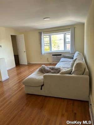 3 beds, 2 baths, $2,800, Unit 1