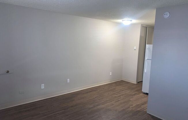 1 bed, 1 bath, 525 sqft, $1,450, Unit 14