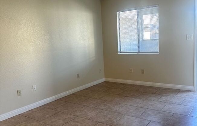 3461 S Chester Avenue