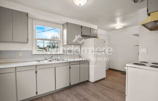 2 beds, 1 bath, $1,100