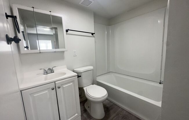 1 bed, 1 bath, 500 sqft, $999, Unit 2