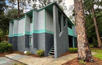 2 Bed/ 1 Bath Available Now on the Westside! REDUCED APP FEE!