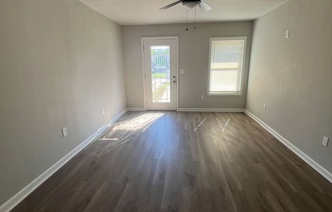 3 beds, 1 bath, $1,250