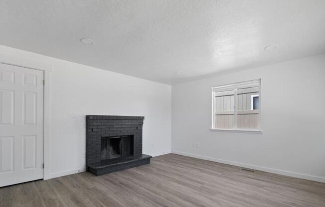 Completely Remodeled 3 Bedroom/1 Bathroom Duplex - Pet Friendly!!