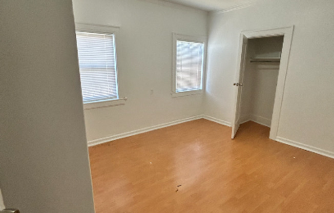 1400 N. Hobart Blvd