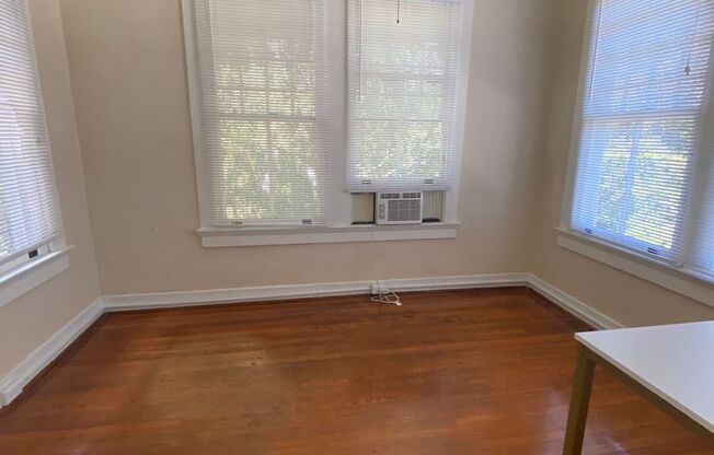 2 beds, 1 bath, 750 sqft, $2,000