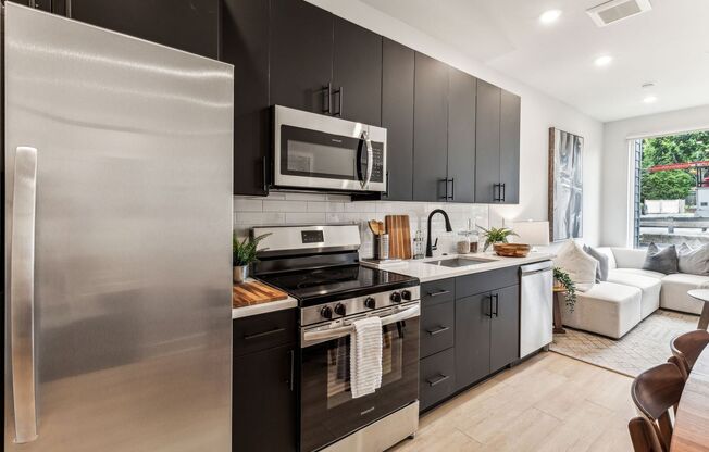 1 bed, 1 bath, 675 sqft, $1,625, Unit 114
